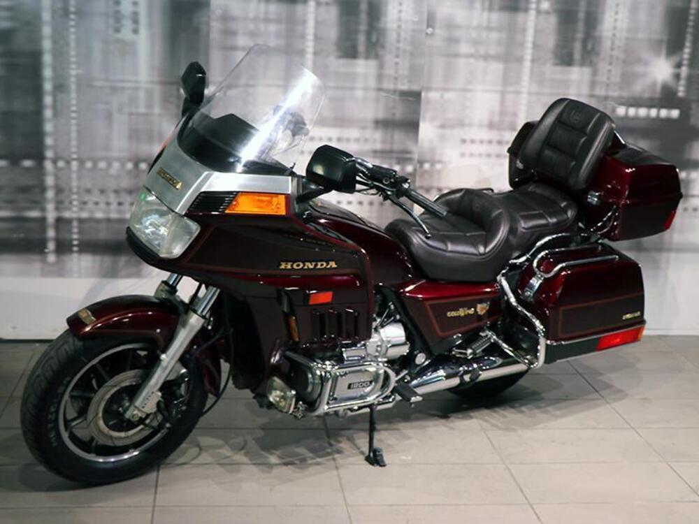 Honda GL 1200 Gold wing (7)