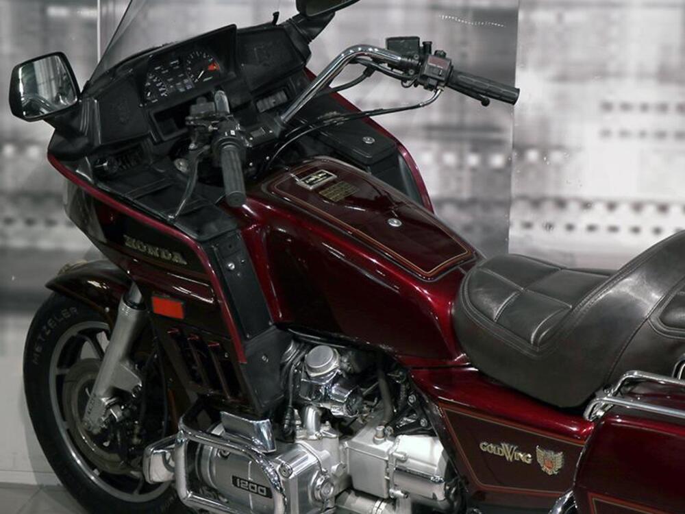 Honda GL 1200 Gold wing (9)