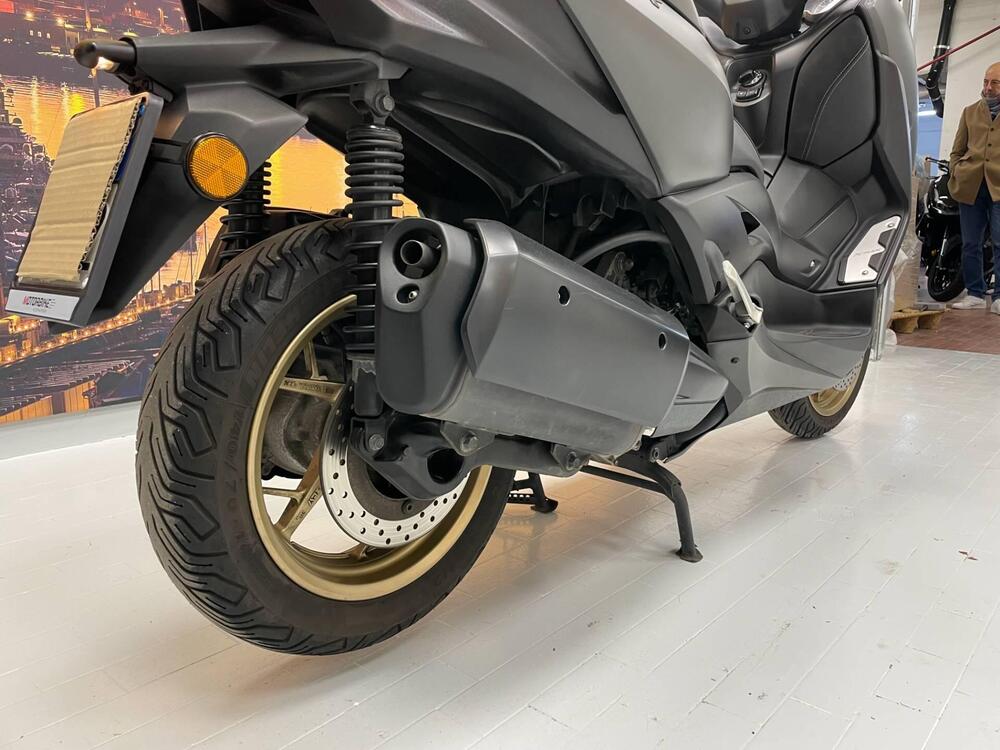Yamaha X-Max 300 Tech Max (2021 - 24) (12)