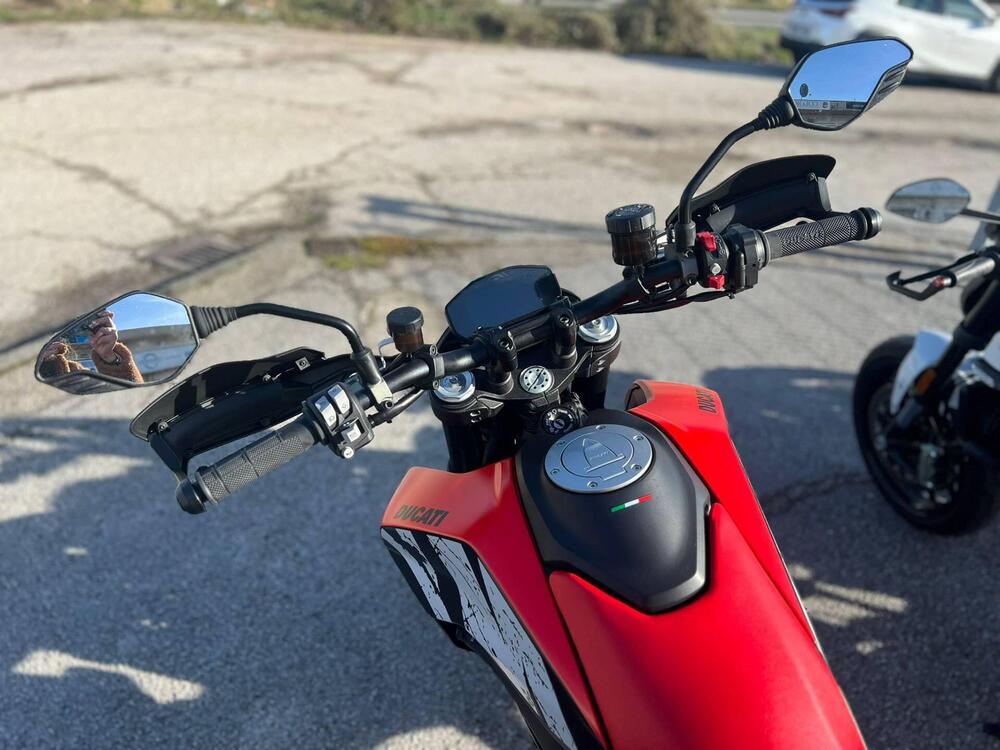 Ducati Hypermotard 950 RVE (2022 - 25) (4)