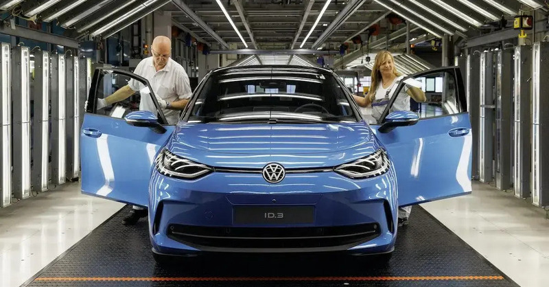 Volkswagen rallenta in Cina ma resta il primo marchio straniero: la partita si sposta sull&rsquo;elettrico