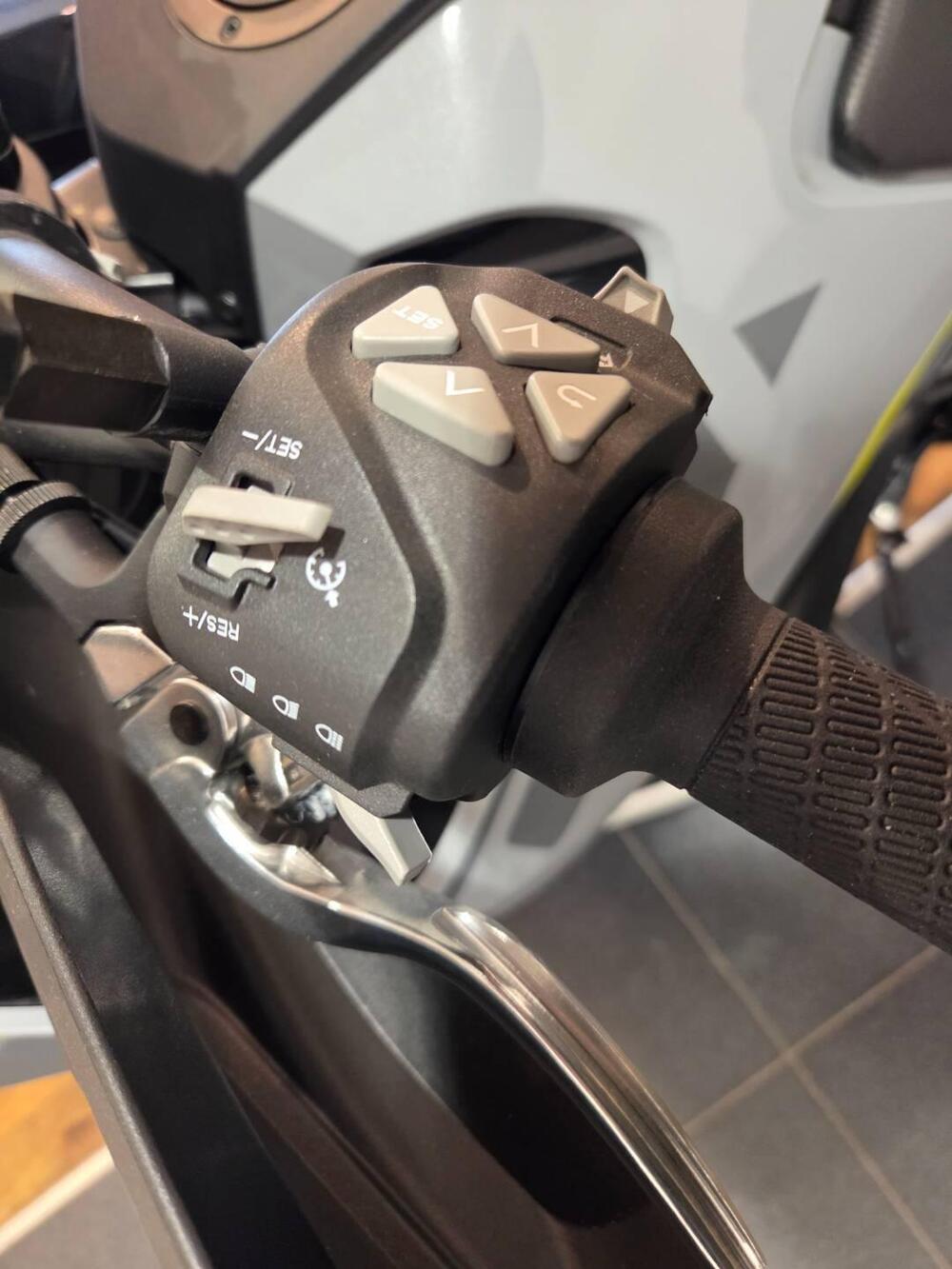 Husqvarna Norden 901 (2022 - 26) (7)