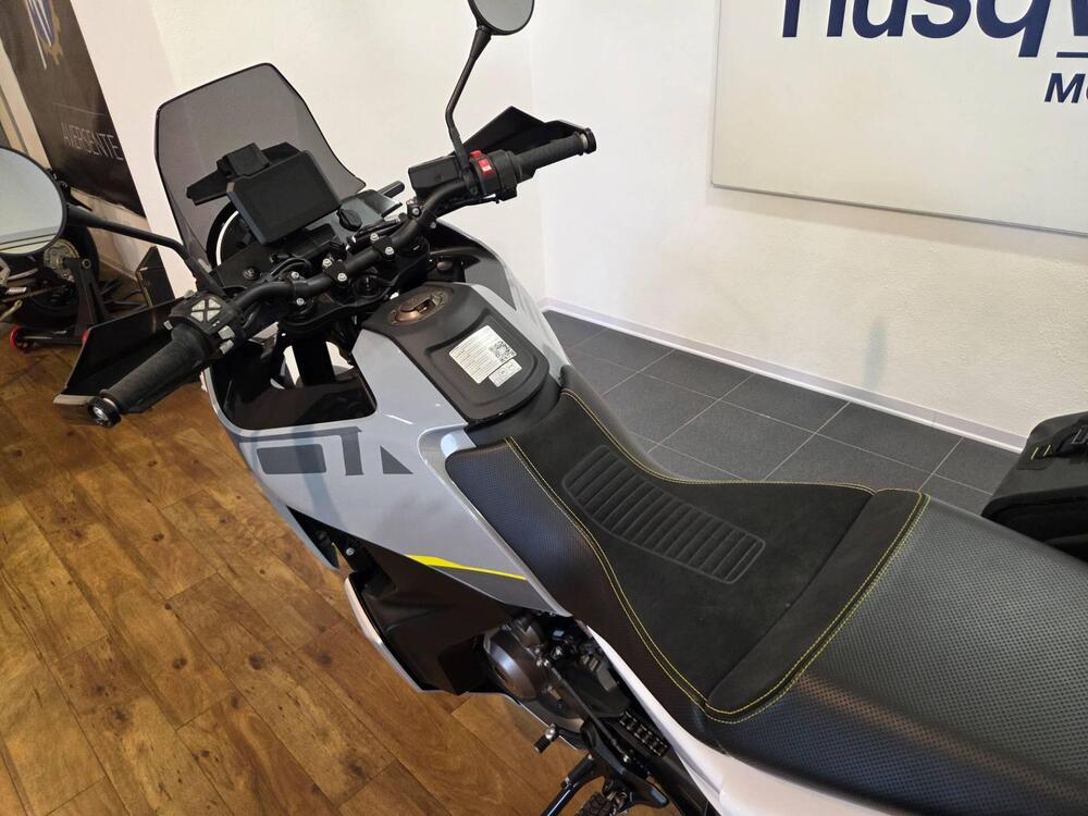Husqvarna Norden 901 (2022 - 26) (12)