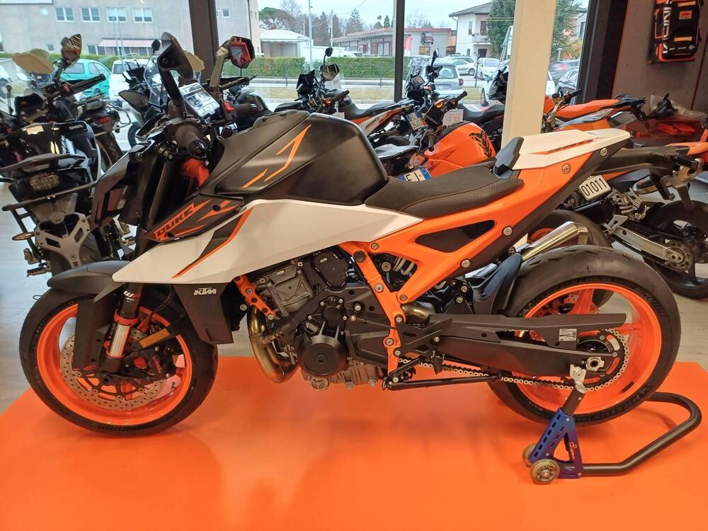 KTM 990 Duke R (2026) (3)
