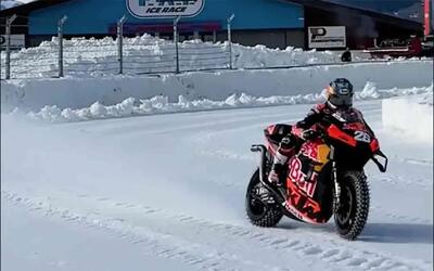 Quando una MotoGP incontra il ghiaccio: Red Bull e Pedrosa riscrivono il concetto di follia [VIDEO]