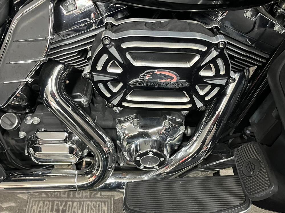 Harley-Davidson 1690 Electra Glide Ultra Limited (2016) - FLHTK (4)