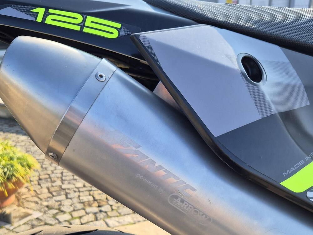 Fantic Motor XMF 125 Motard Performance 4T (2023 - 24) (3)