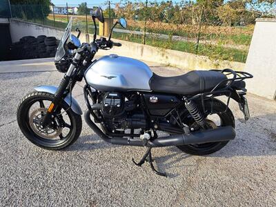 Moto Guzzi V7 Stone (2021 - 24) usata