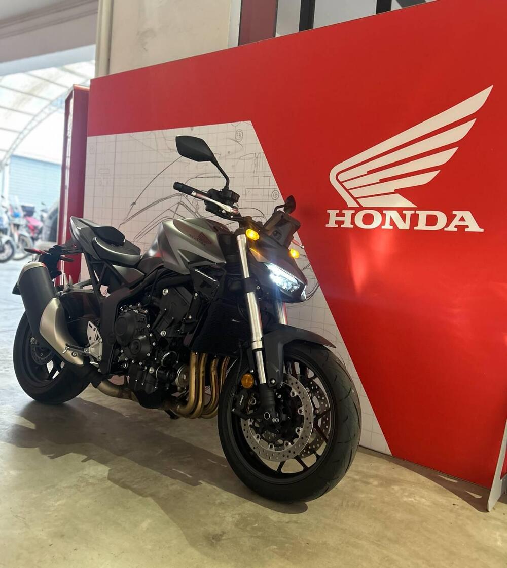 Honda CB 1000 Hornet (2025 - 26) (2)