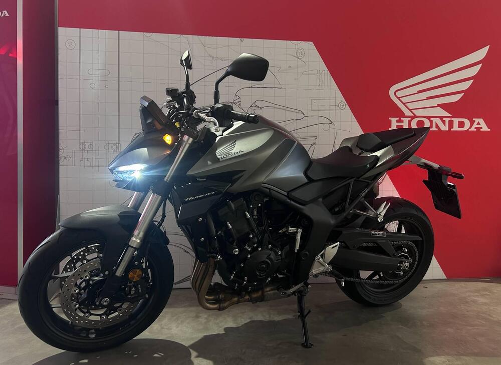 Honda CB 1000 Hornet (2025 - 26) (3)