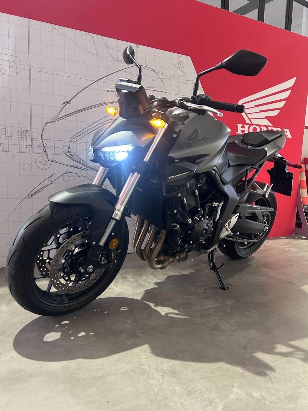 Honda CB 1000 Hornet (2025 - 26) (6)