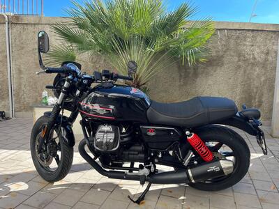 Moto Guzzi V7 Stone (2021 - 24) usata