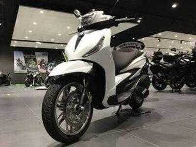 Piaggio Beverly 300 ABS-ASR (2021 - 25) nuova
