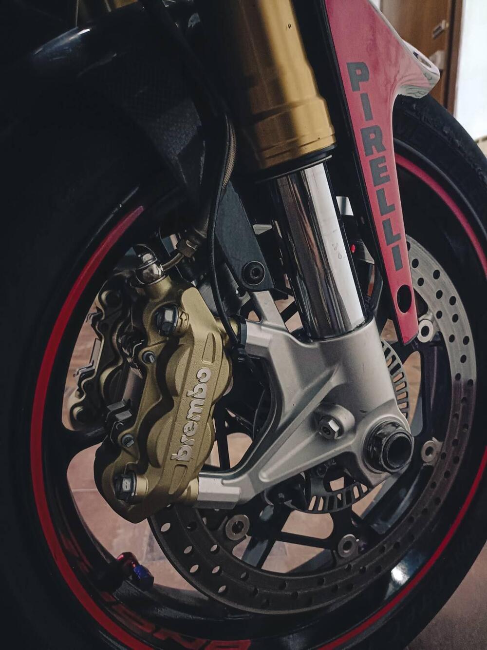 Aprilia Tuono V4 R APRC (2011 - 13) (5)