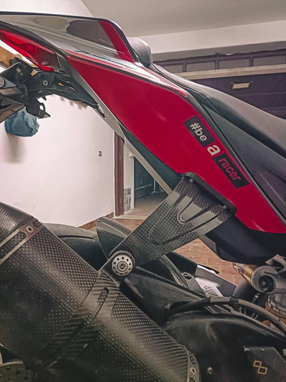 Aprilia Tuono V4 R APRC (2011 - 13) (6)