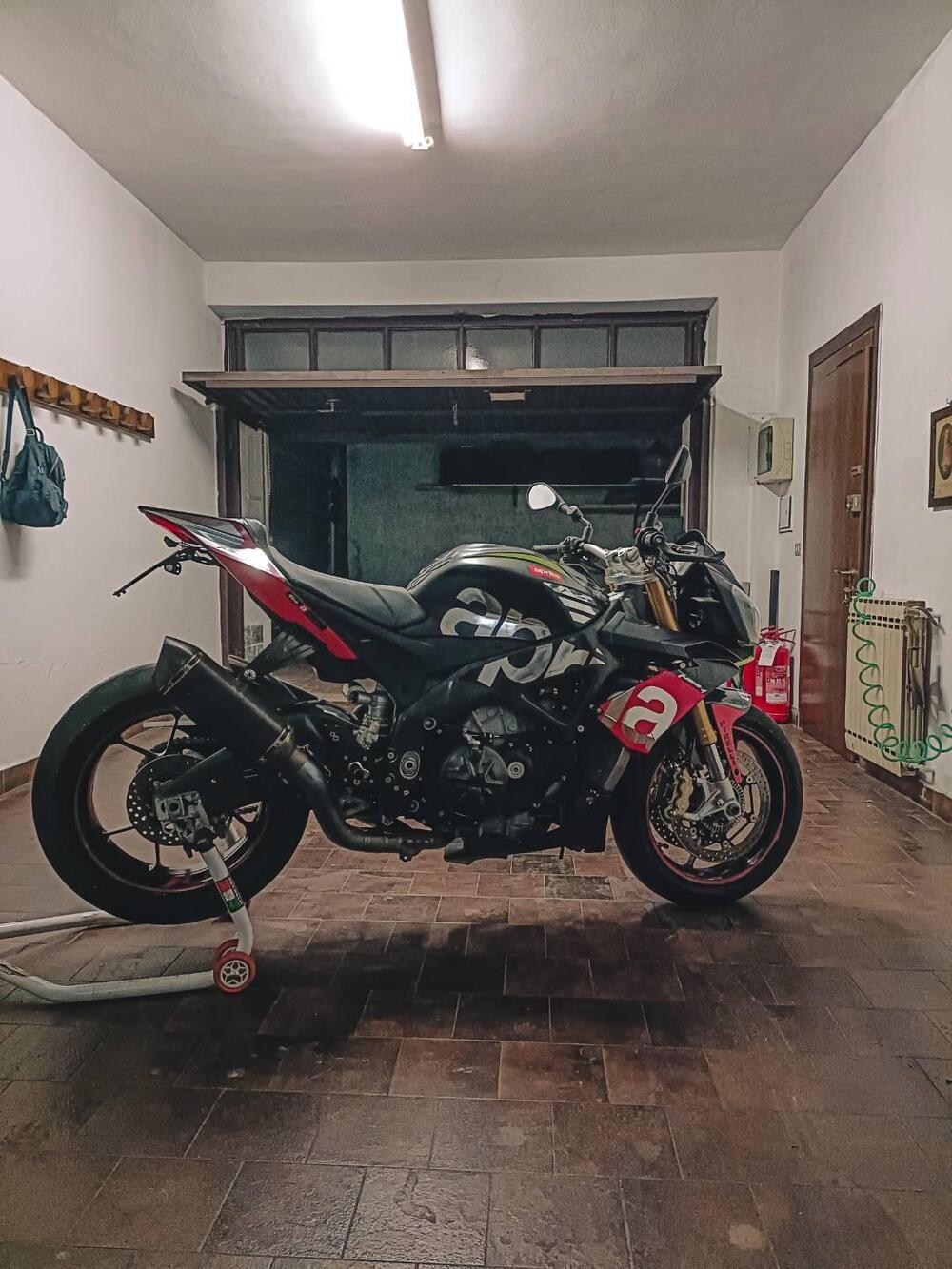 Aprilia Tuono V4 R APRC (2011 - 13) (10)