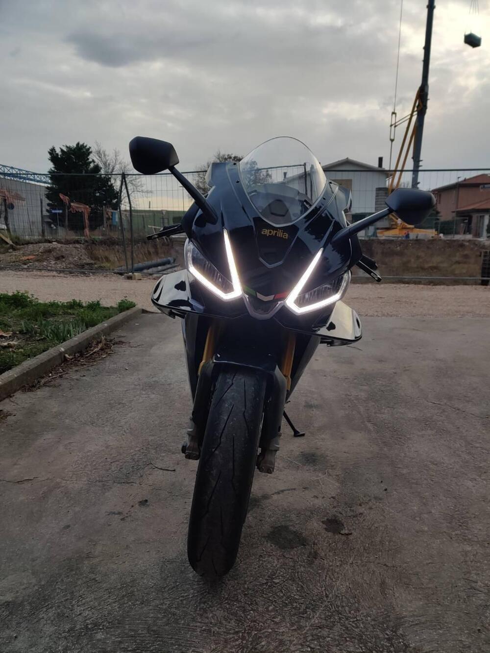 Aprilia RSV4 1100 Factory (2021 - 24) (3)