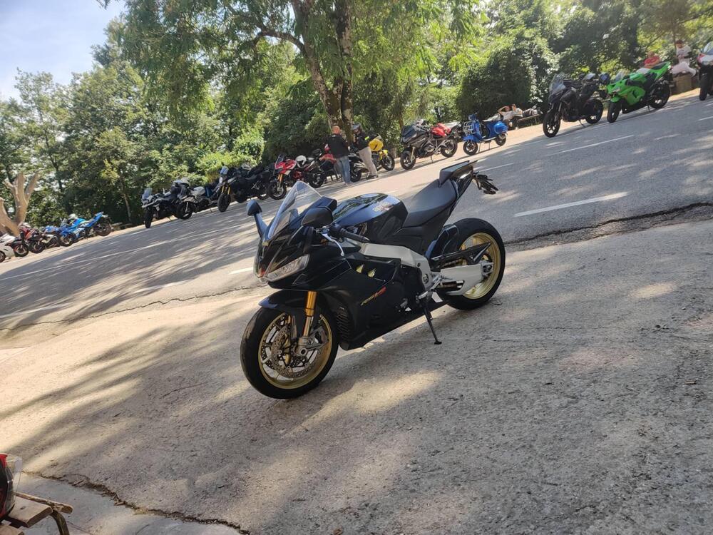 Aprilia RSV4 1100 Factory (2021 - 24) (2)