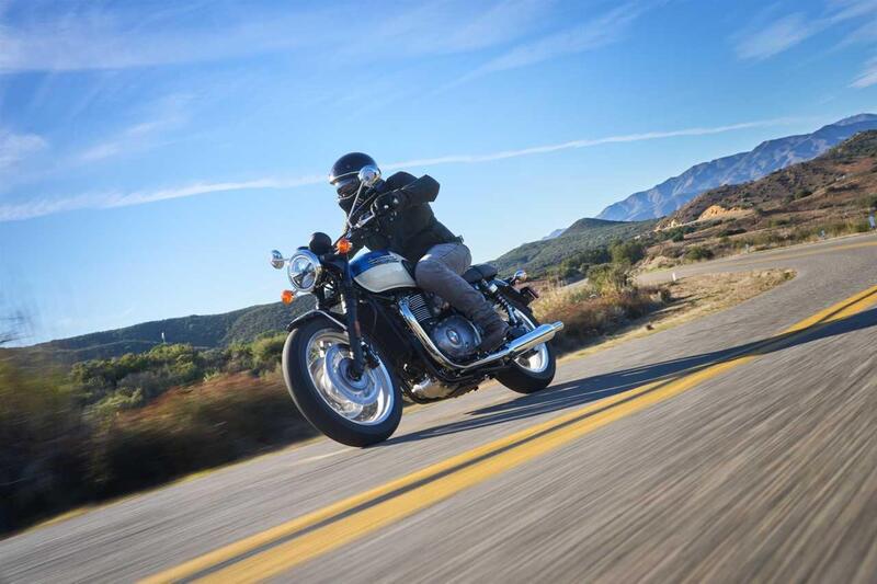 La Bonneville per chi inizia e quella per chi &egrave; arrivato: Triumph T100 e T120 my2026, TEST a confronto