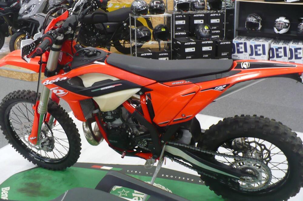 Betamotor RR 250 2T Enduro (2023) (2)