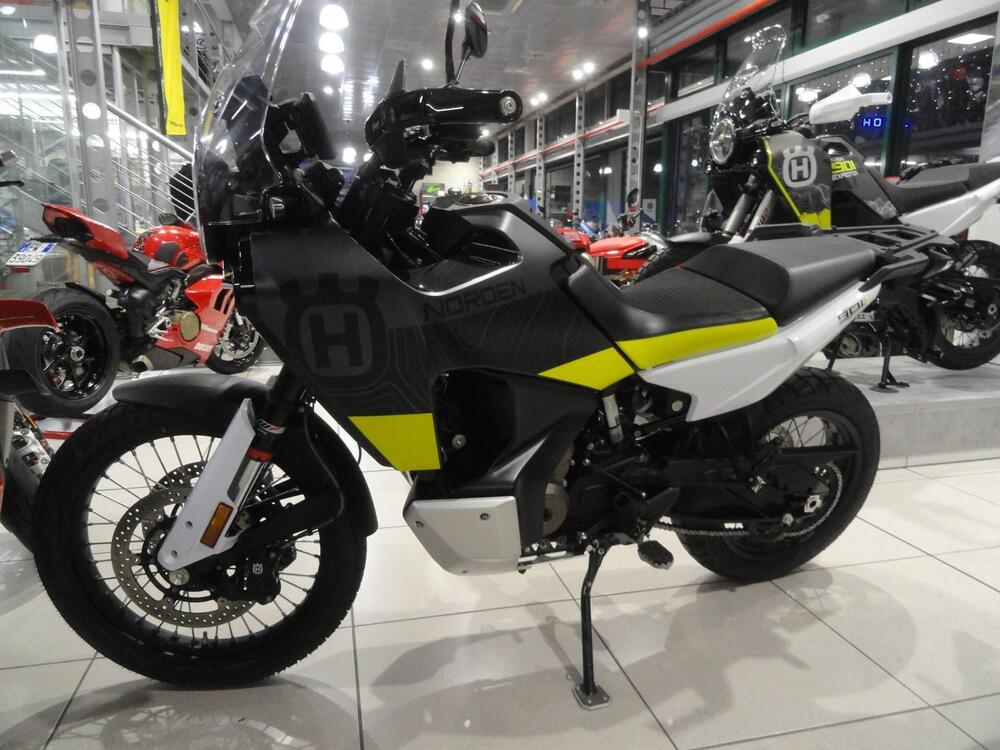 Husqvarna Norden 901 (2022 - 26) (11)