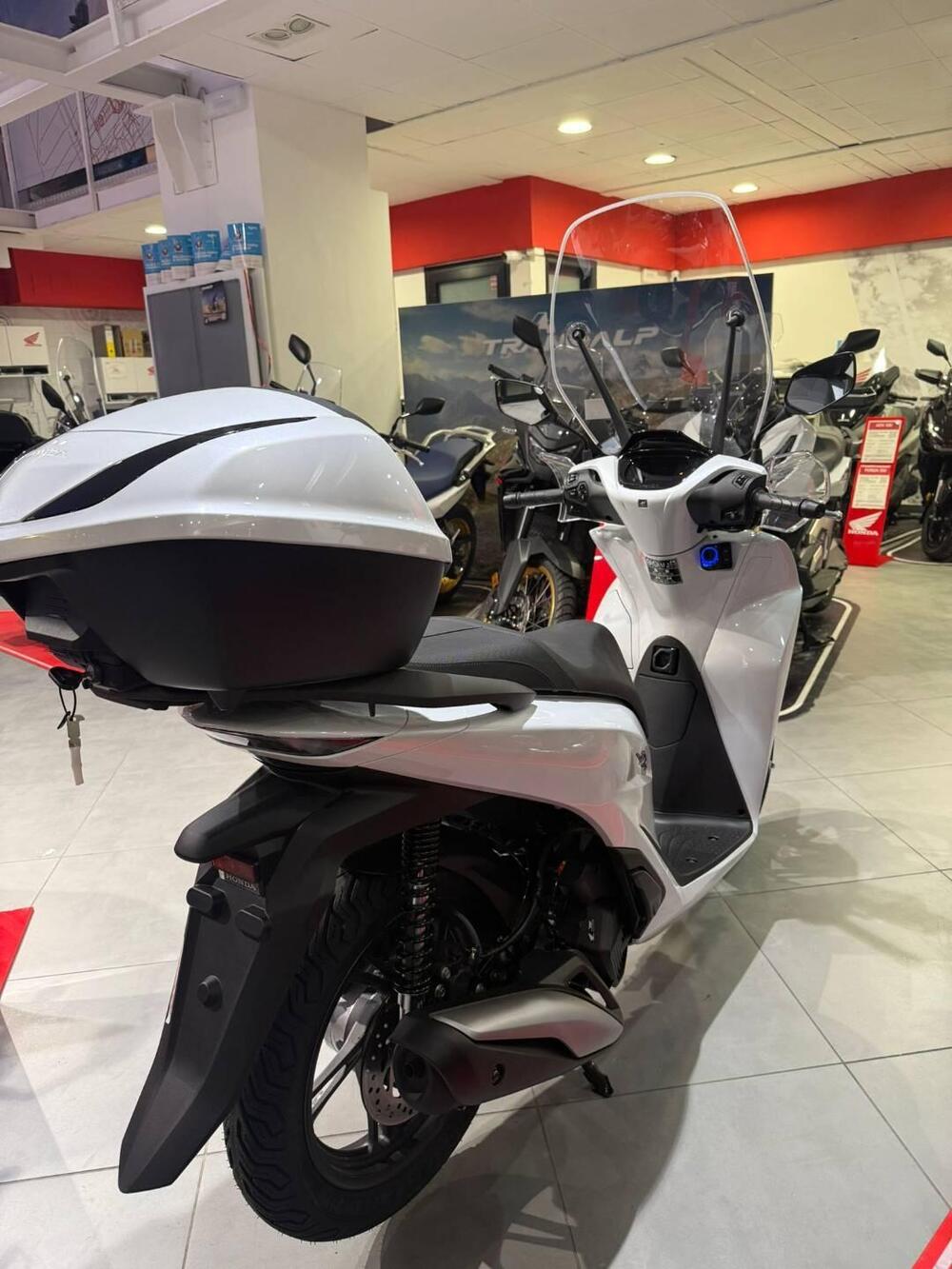 Honda SH 125 (2026) (4)