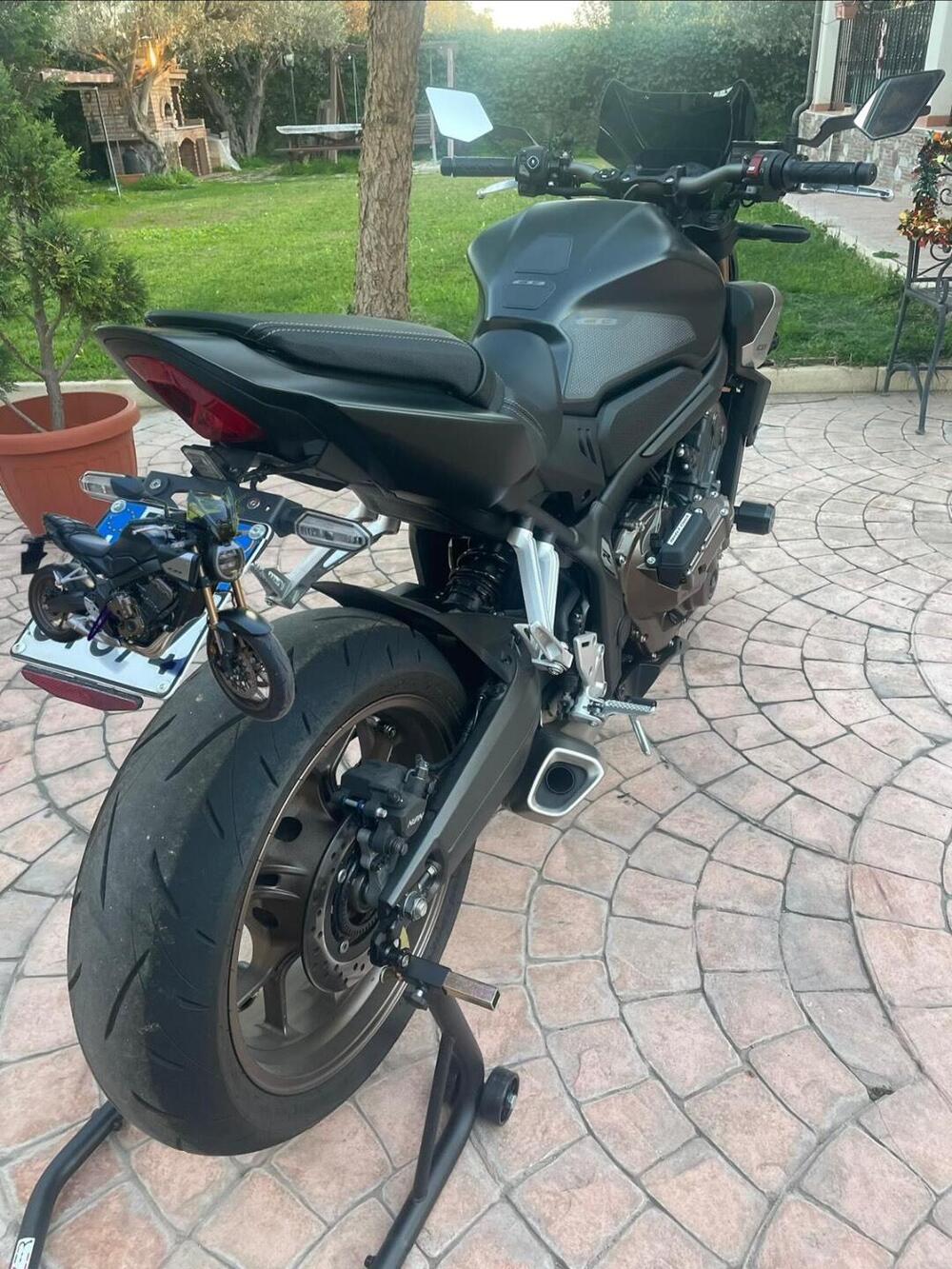 Honda CB 650 R E-Clutch (2024 - 26) (5)