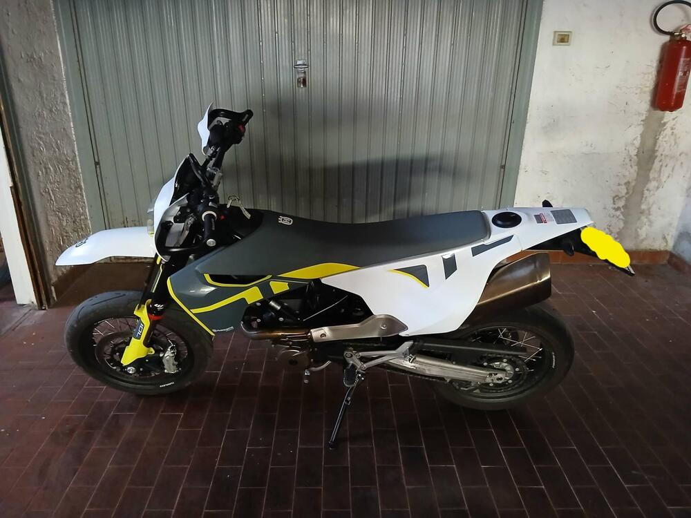 Husqvarna 701 Supermoto (2023 - 25)