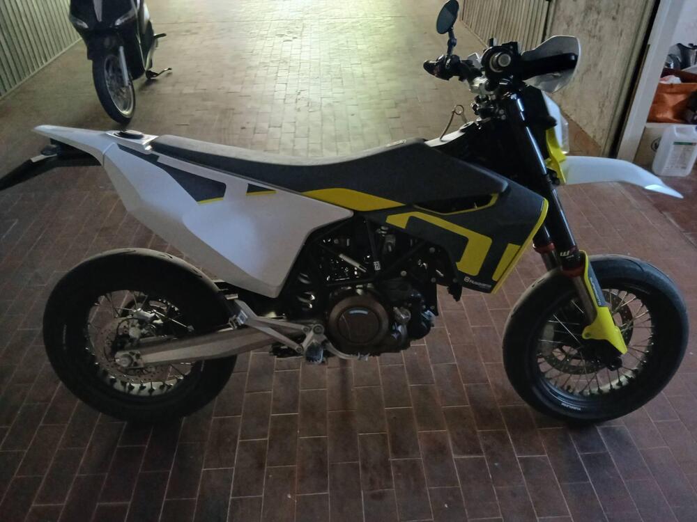 Husqvarna 701 Supermoto (2023 - 25) (2)