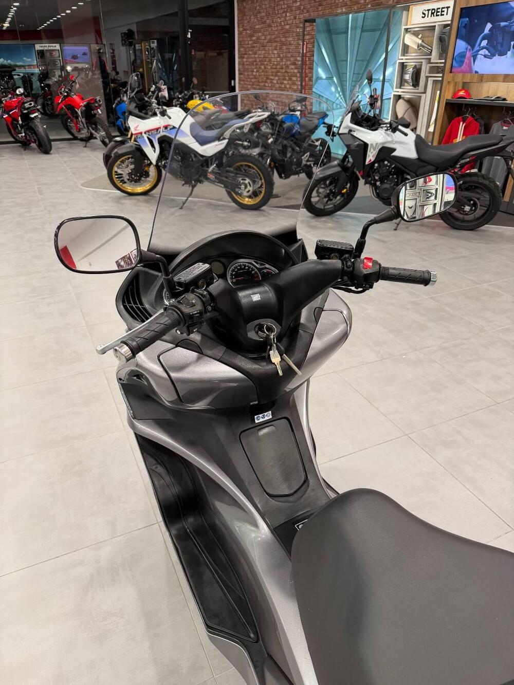 Honda SW-T 600 ABS (2012 - 16) (8)