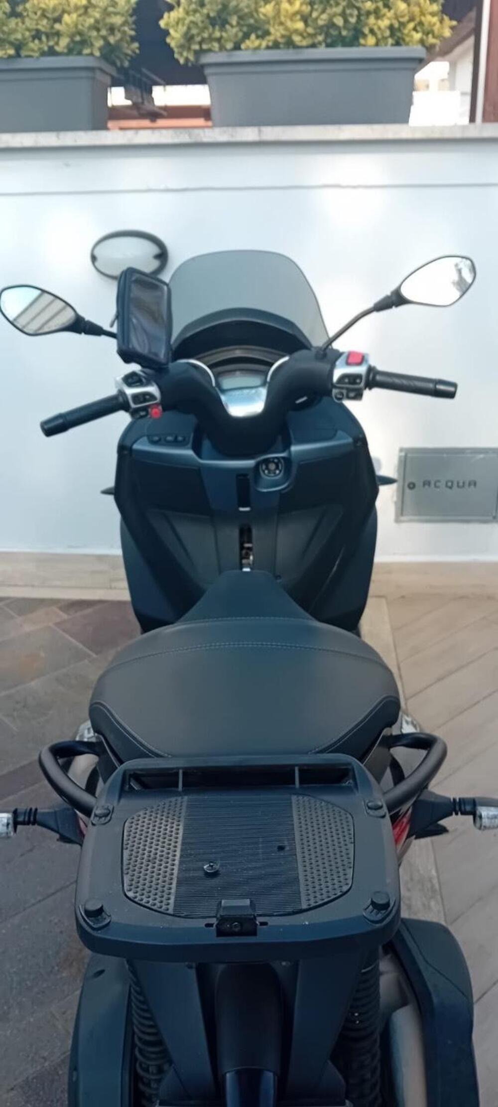 Piaggio Mp3 300 Hpe (2019 - 20) (2)