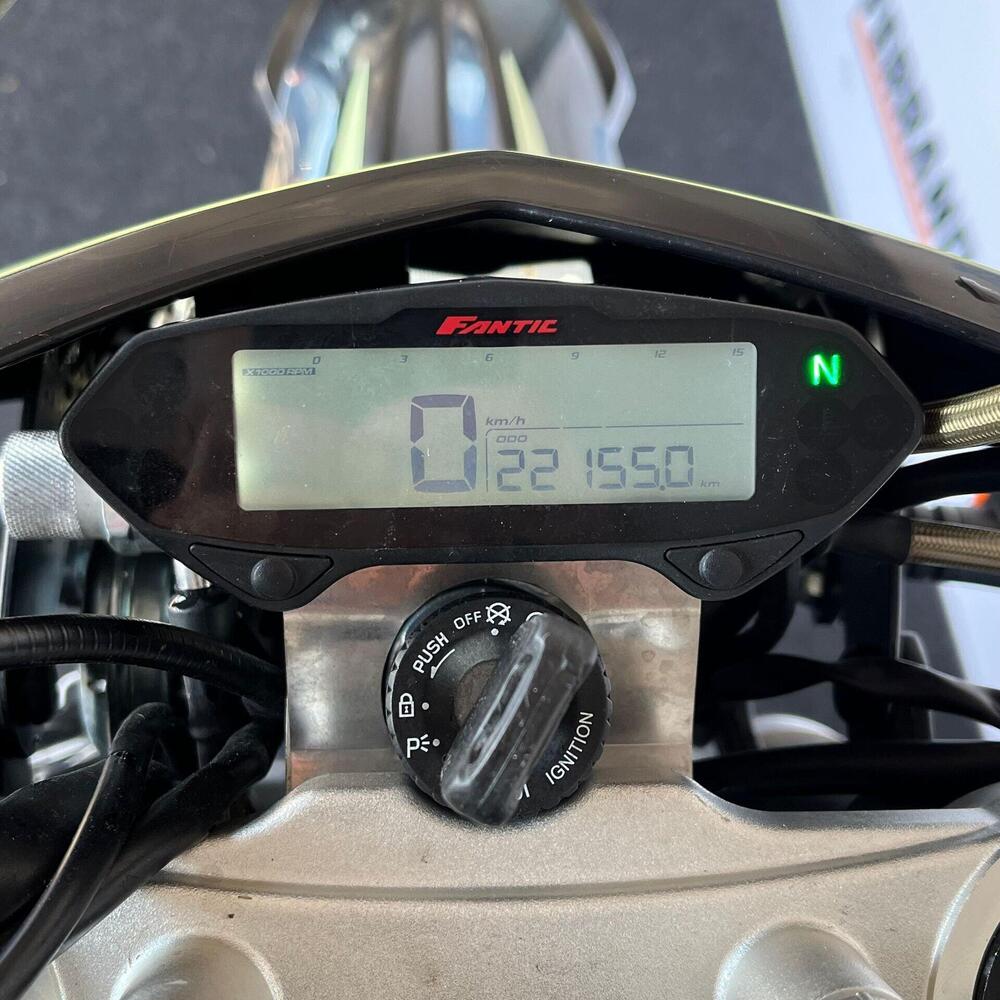 Fantic Motor XMF 125 Motard Performance 4T (2023 - 24) (4)