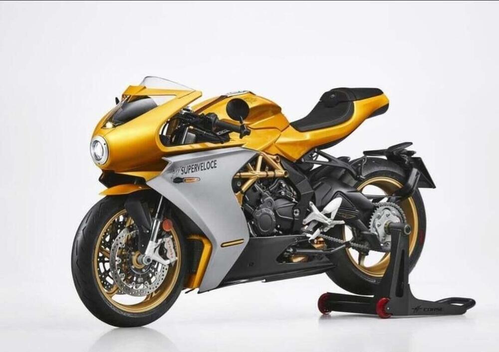 MV Agusta Superveloce 800 (2021 - 25) (3)