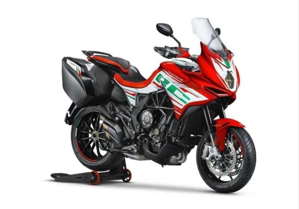 MV Agusta Turismo Veloce 800 RC SCS (2022 - 26) (2)