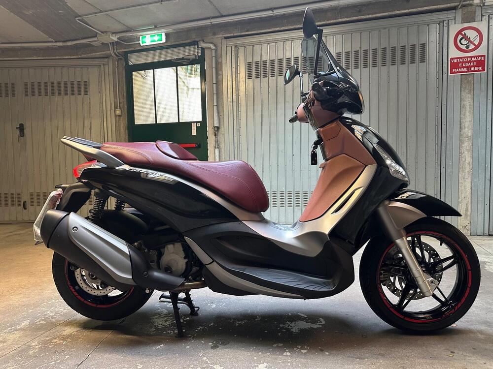 Piaggio Beverly 350 SportTouring ie (2011 - 15)