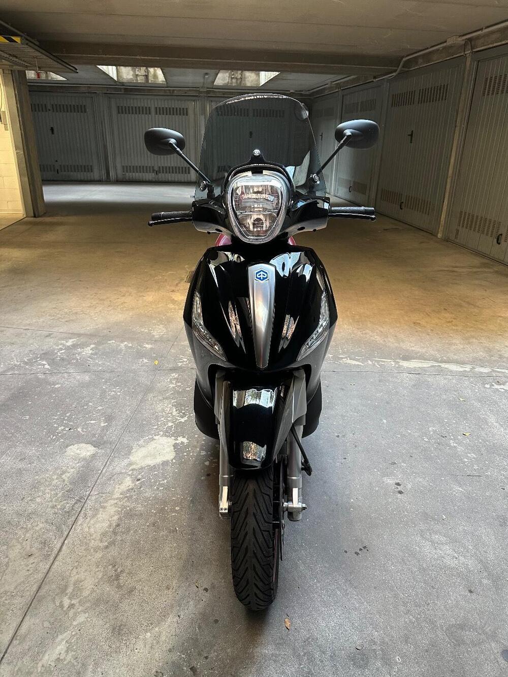 Piaggio Beverly 350 SportTouring ie (2011 - 15) (4)