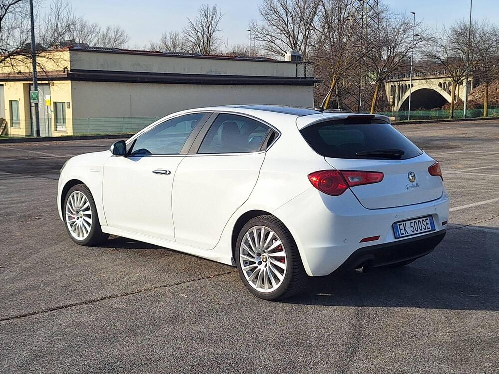 Alfa Romeo Giulietta usata a Varese (4)