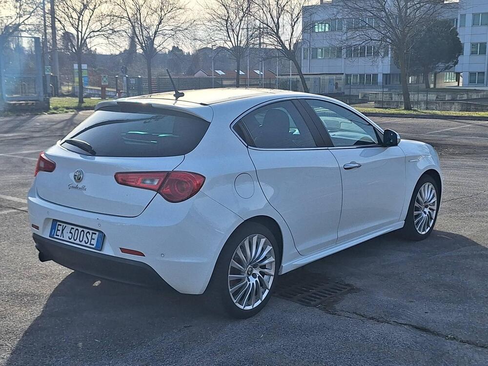 Alfa Romeo Giulietta usata a Varese (5)