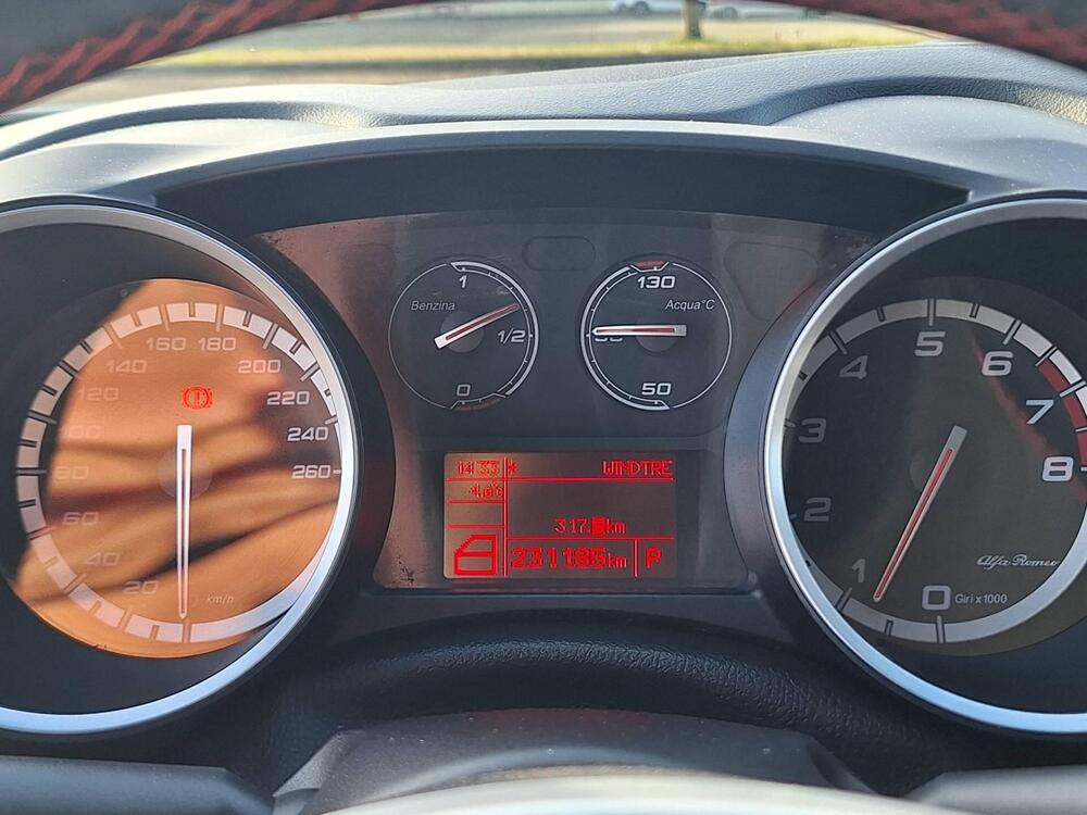 Alfa Romeo Giulietta usata a Varese (11)