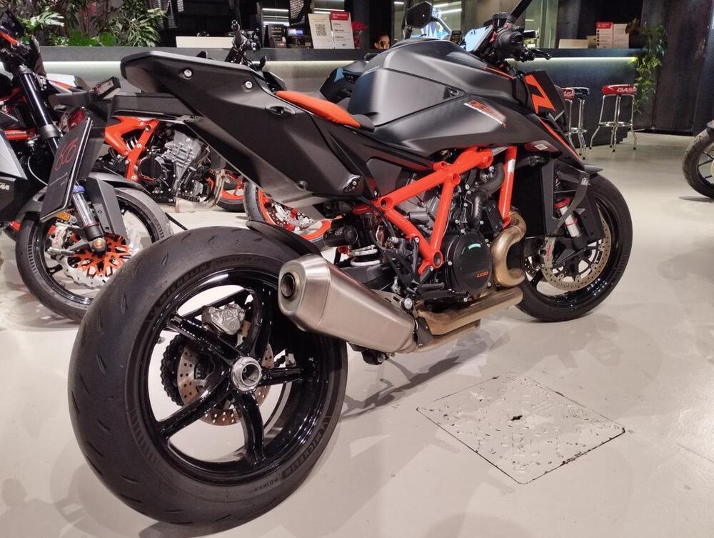 KTM 1390 Super Duke R (2024 - 26) (4)