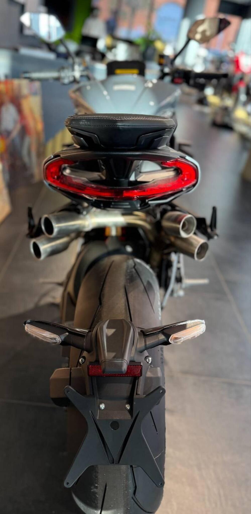 MV Agusta Brutale 1000 RS (2022 - 26) (10)