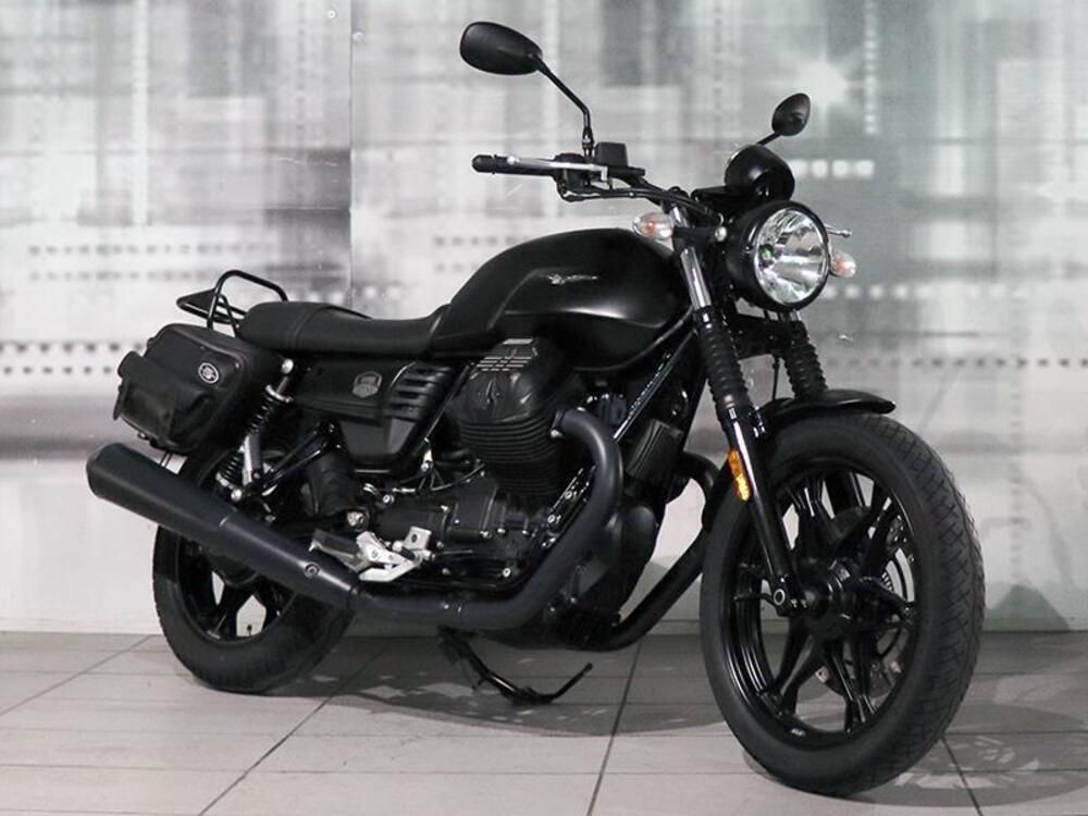 Moto Guzzi V7 III Stone (2017 - 20)