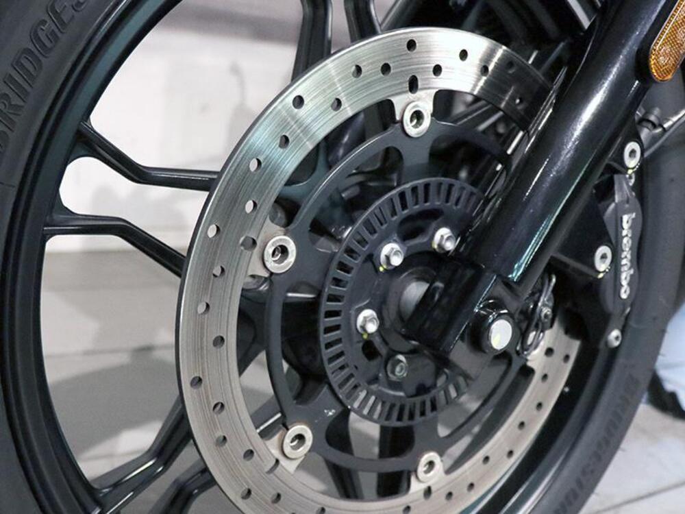 Moto Guzzi V7 III Stone (2017 - 20) (3)