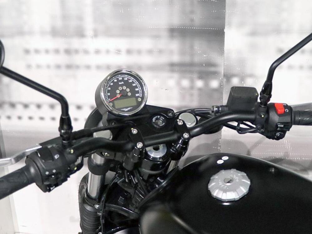 Moto Guzzi V7 III Stone (2017 - 20) (6)