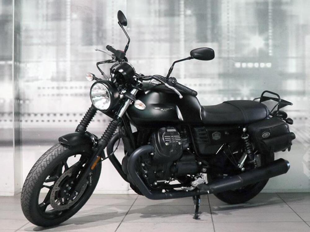 Moto Guzzi V7 III Stone (2017 - 20) (7)