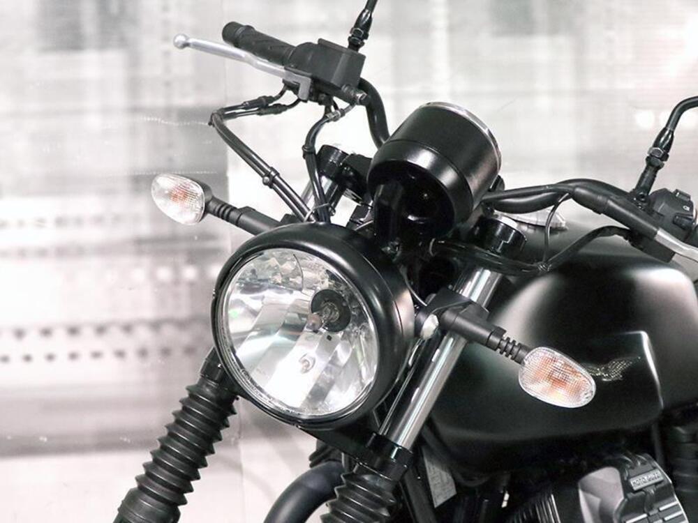 Moto Guzzi V7 III Stone (2017 - 20) (9)