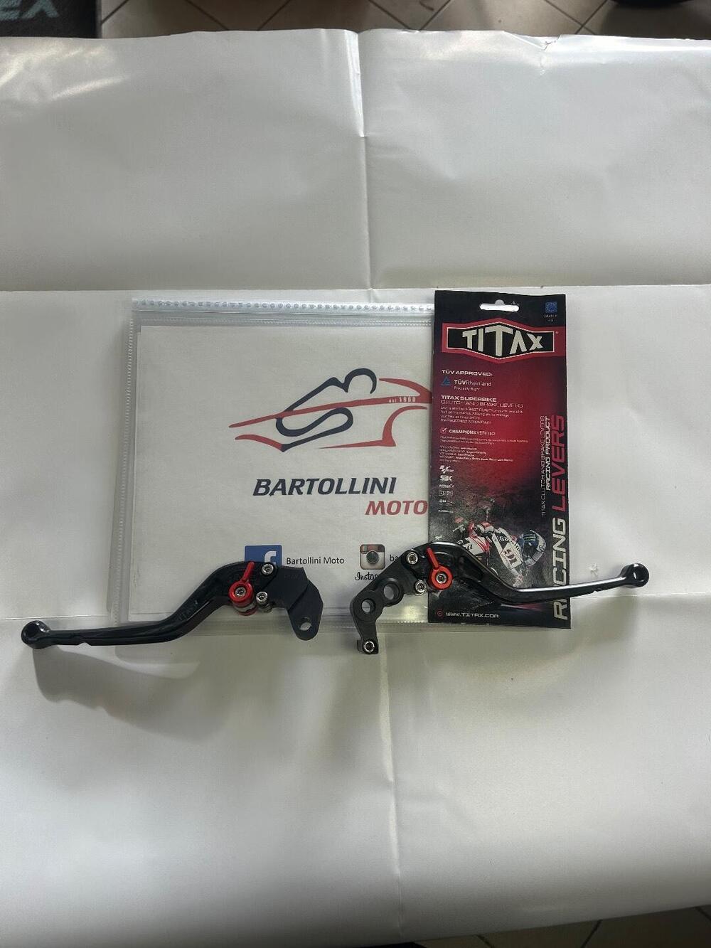 Coppia leve in ergal per Triumph