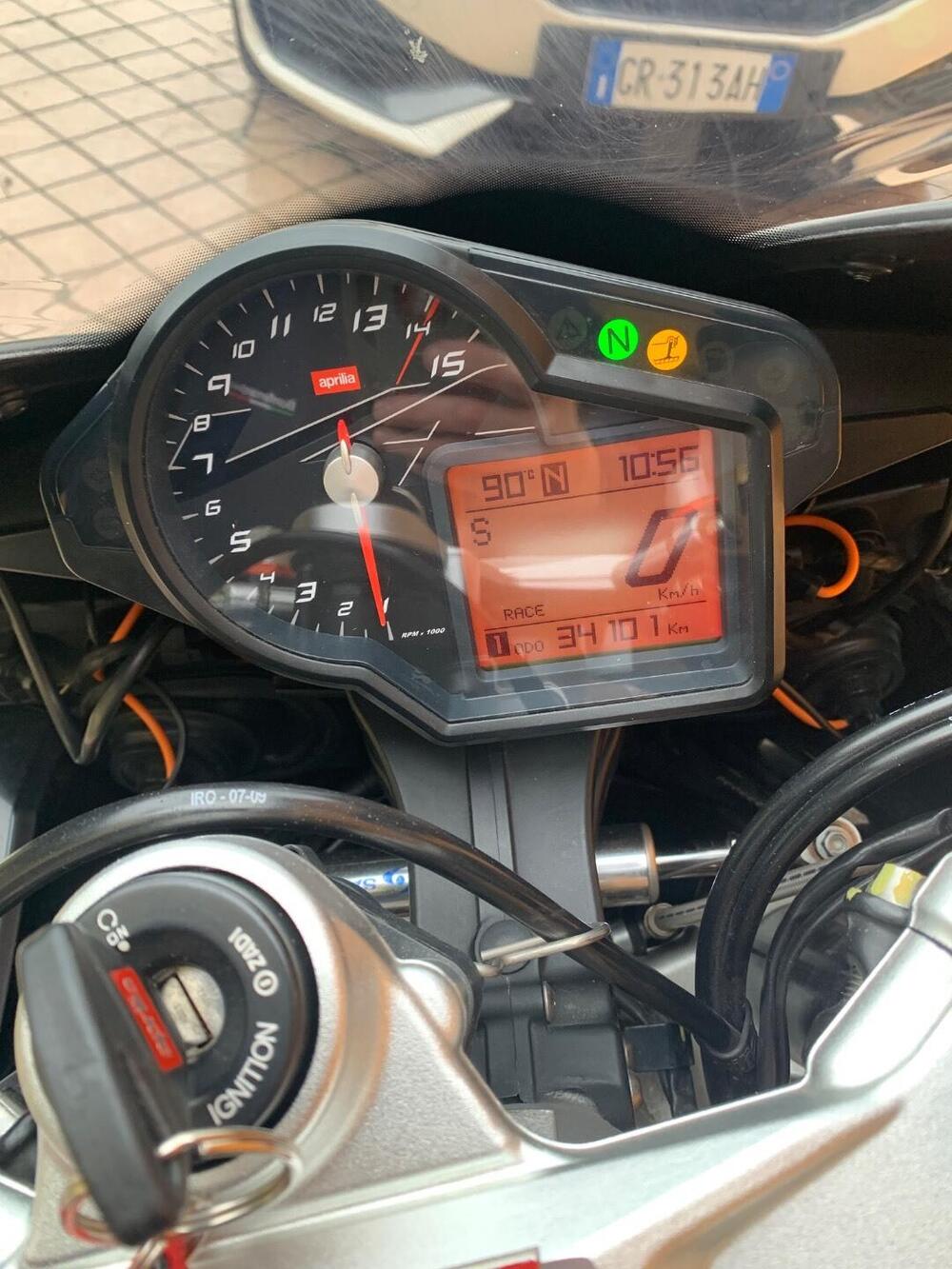 Aprilia RSV4 R (2009 - 12) (4)