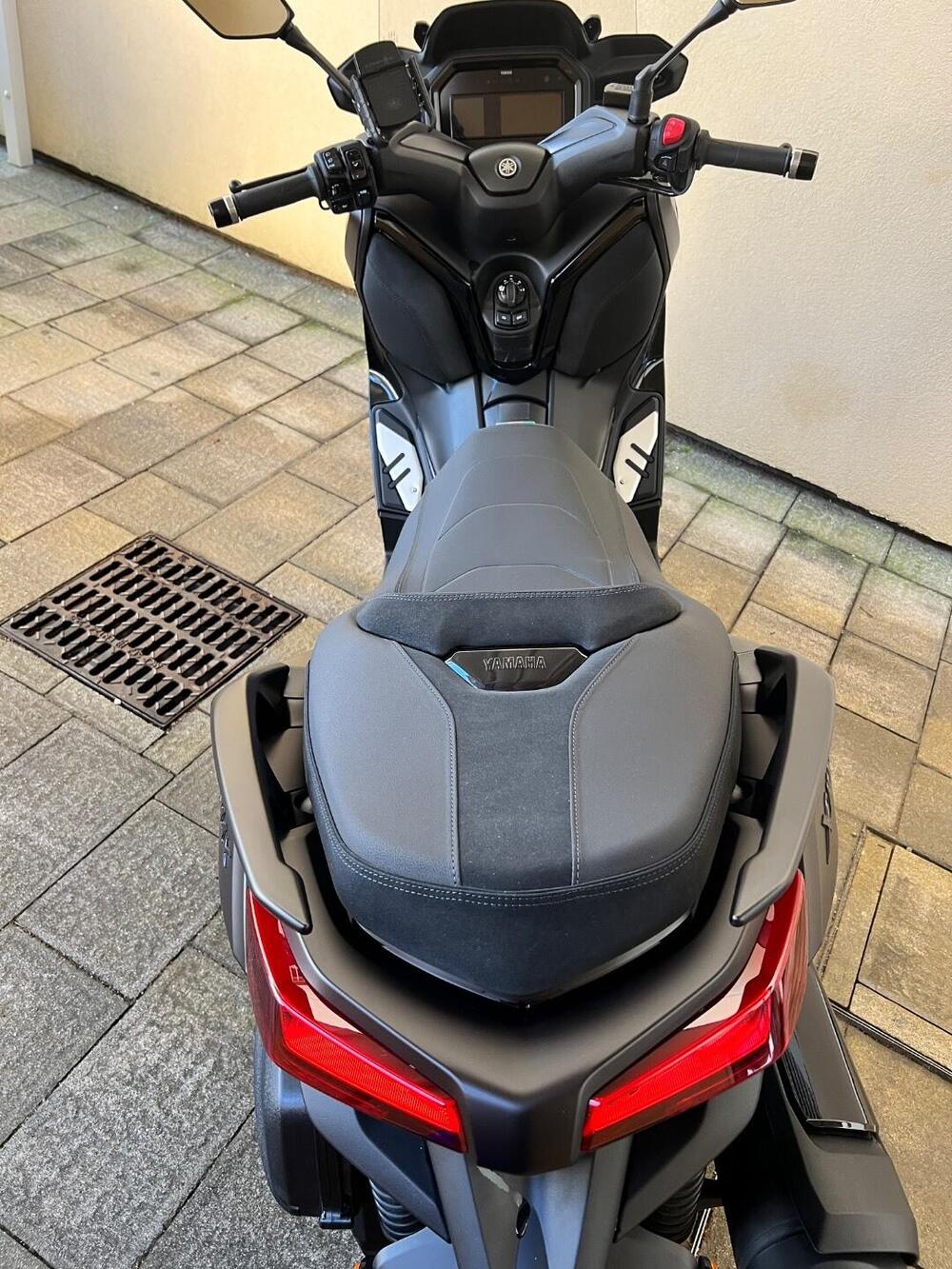 Yamaha X-Max 300 Tech Max (2025 - 26) (5)