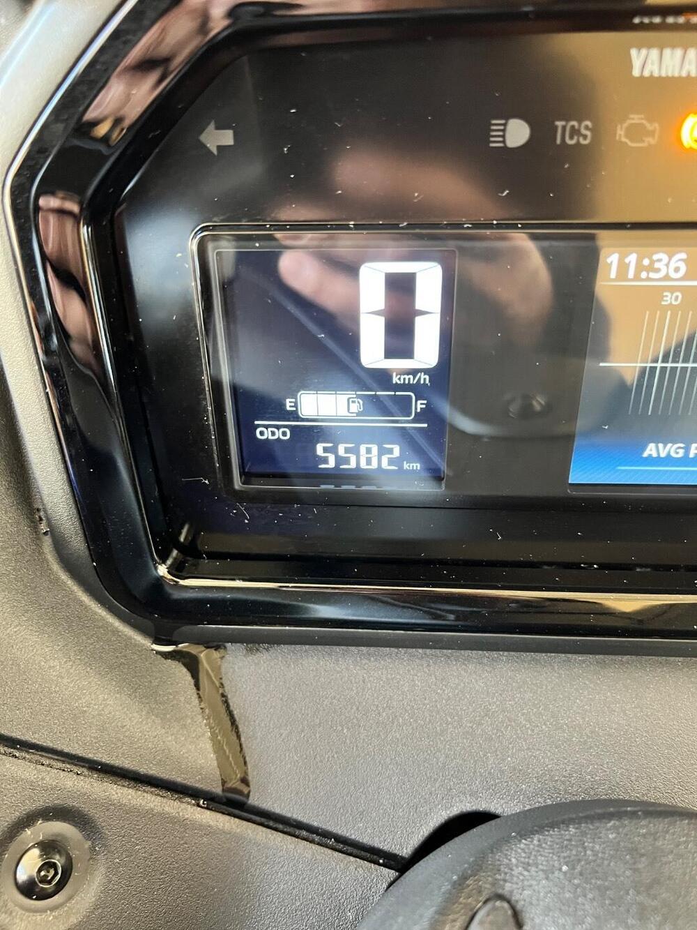 Yamaha X-Max 300 Tech Max (2025 - 26) (7)